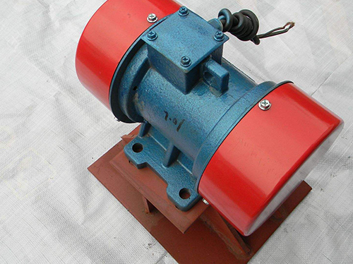 倉(cāng)壁振動(dòng)器實(shí)景